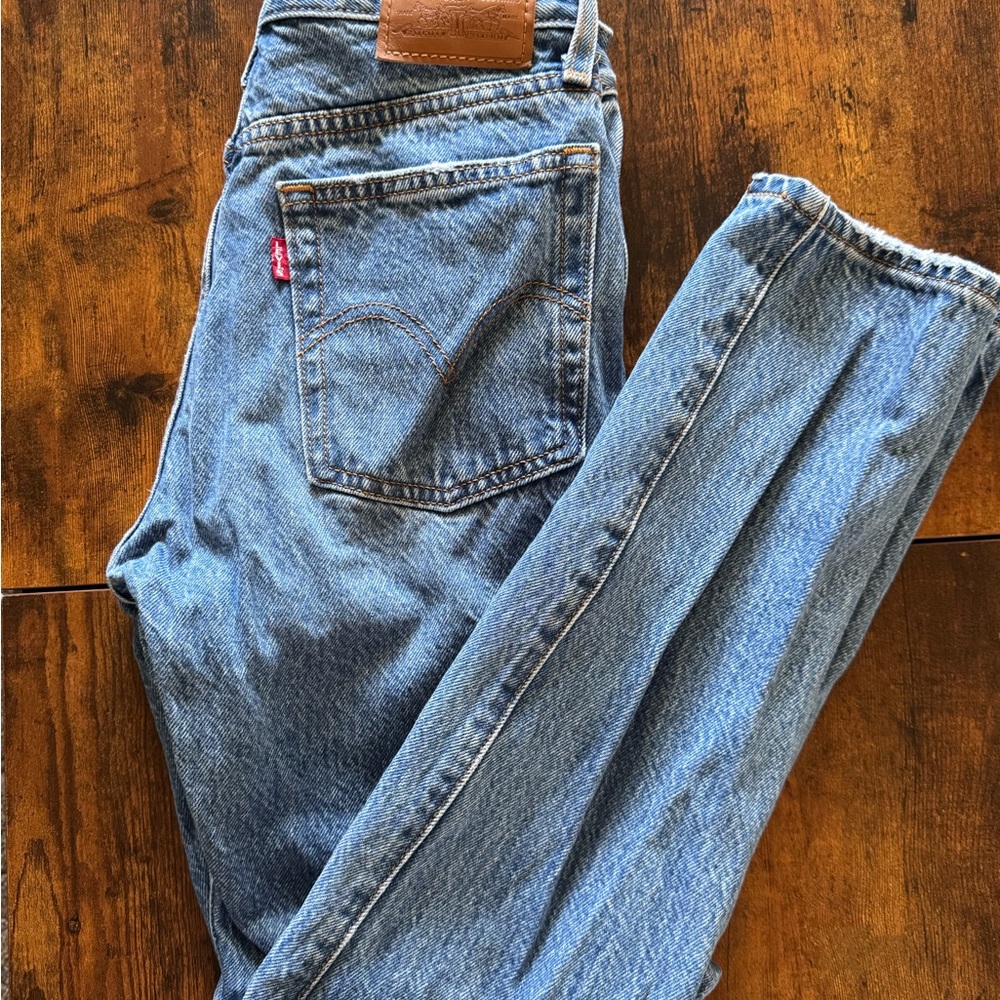 Levi's Women's Blue Straight Leg Jeans